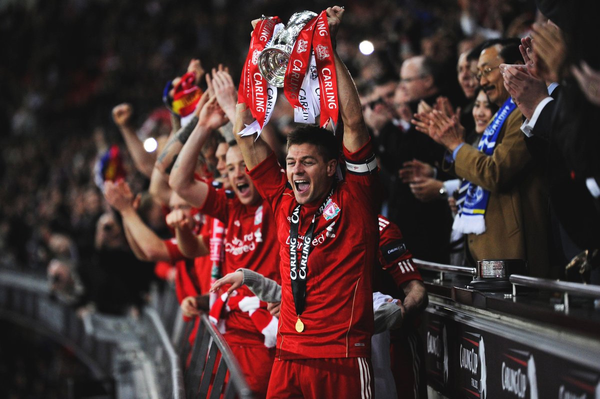 《古墓丽影》2007周年版和2026年重制版画面对比